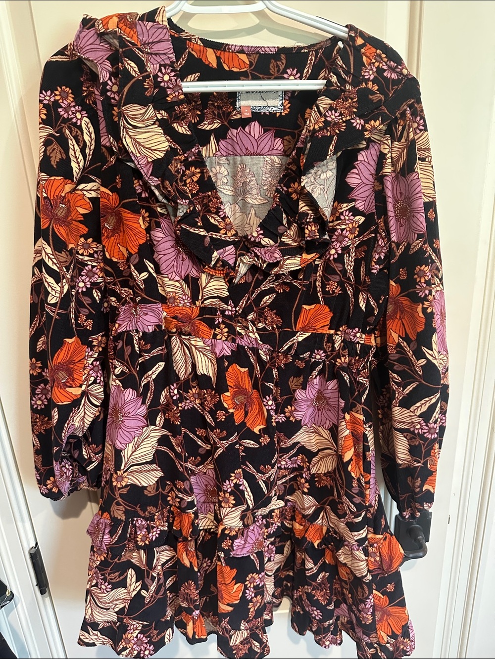 Pilcro Black Floral Ruffle V-Neck Long Sleeve Tunic